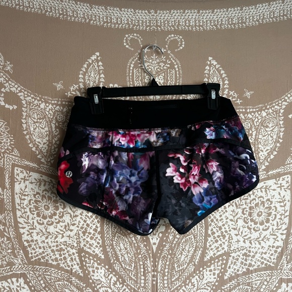 Lululemon Run: Speed Short - Spring Has Sprung Multi / Black - Picture 2 of 6